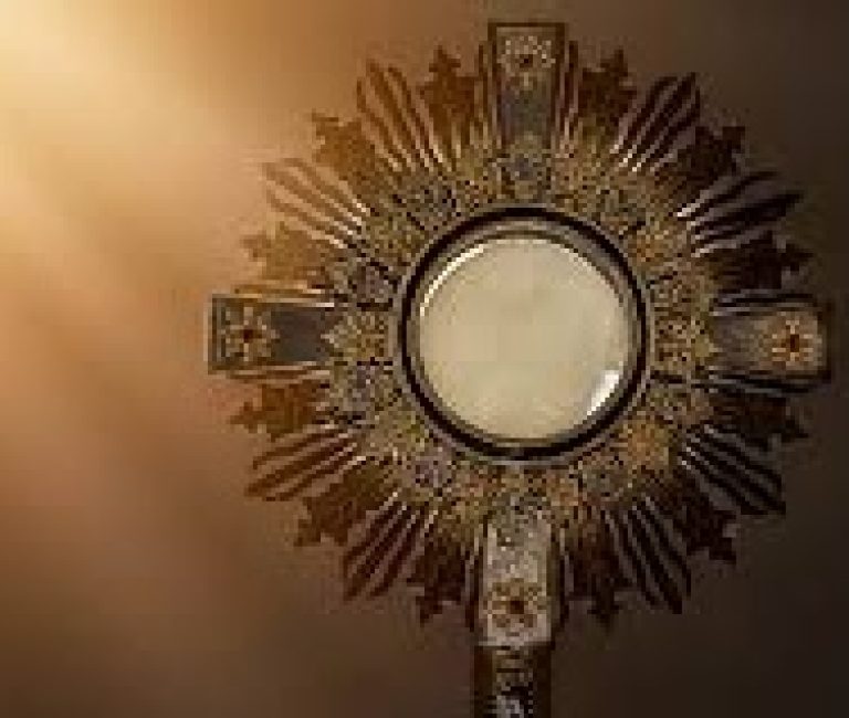 Adorazione Eucaristica guidata, ogni primo giovedì del mese
